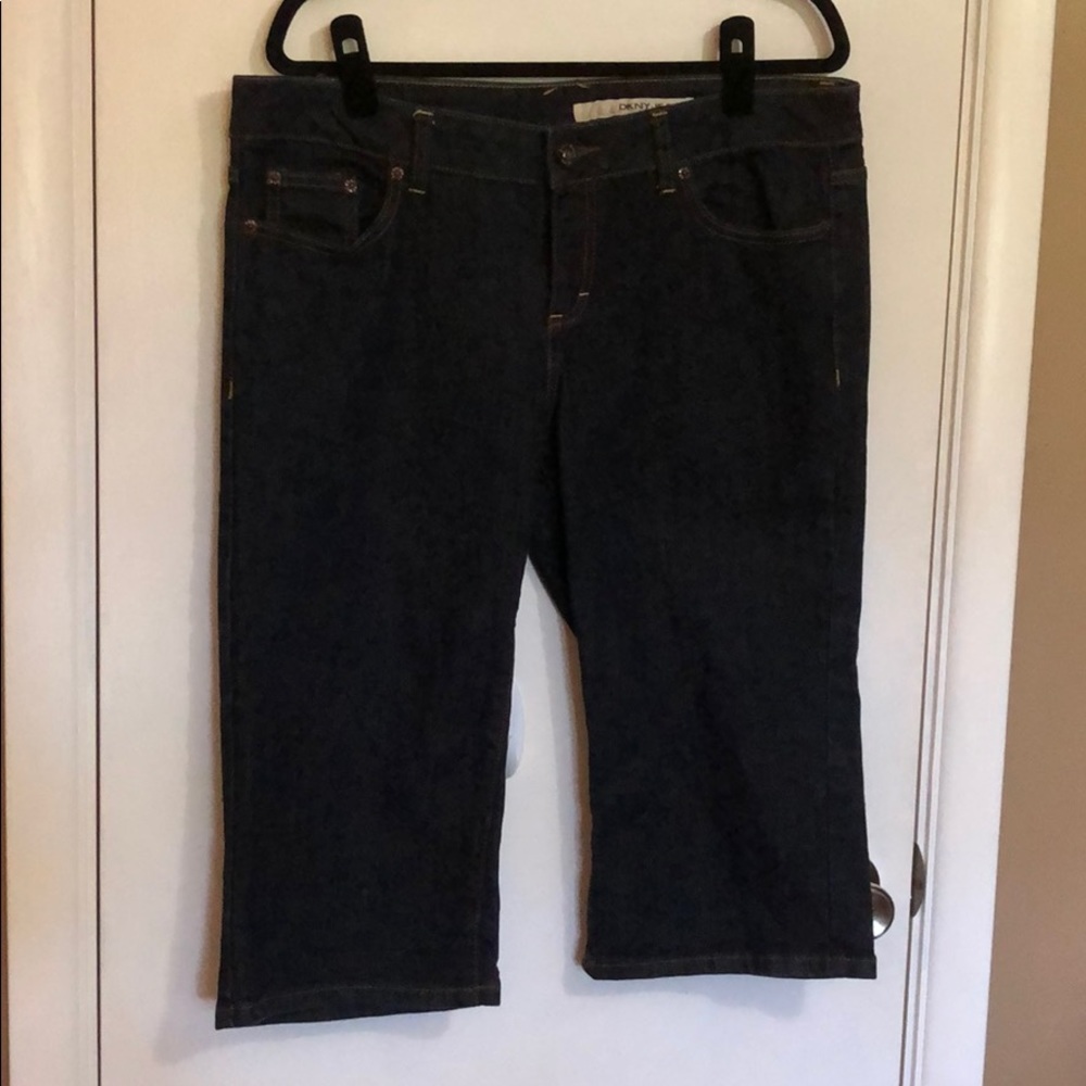 DKNY size 16 dark wash jean Capri shorts